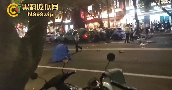 福州惊现比亚迪元怼威马，乘客嘴贱把司机吵崩溃，硬是要带人一起见阎王！-10