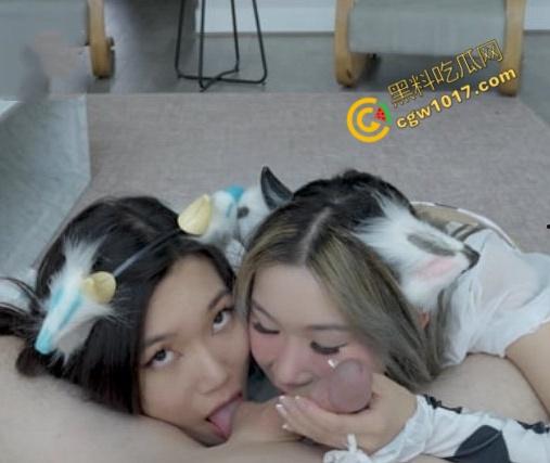 欧美网红【Lillienue】最新福利：cos奶牛造型，与闺蜜双人激烈口交，口暴吞精画面淫靡至极！-3