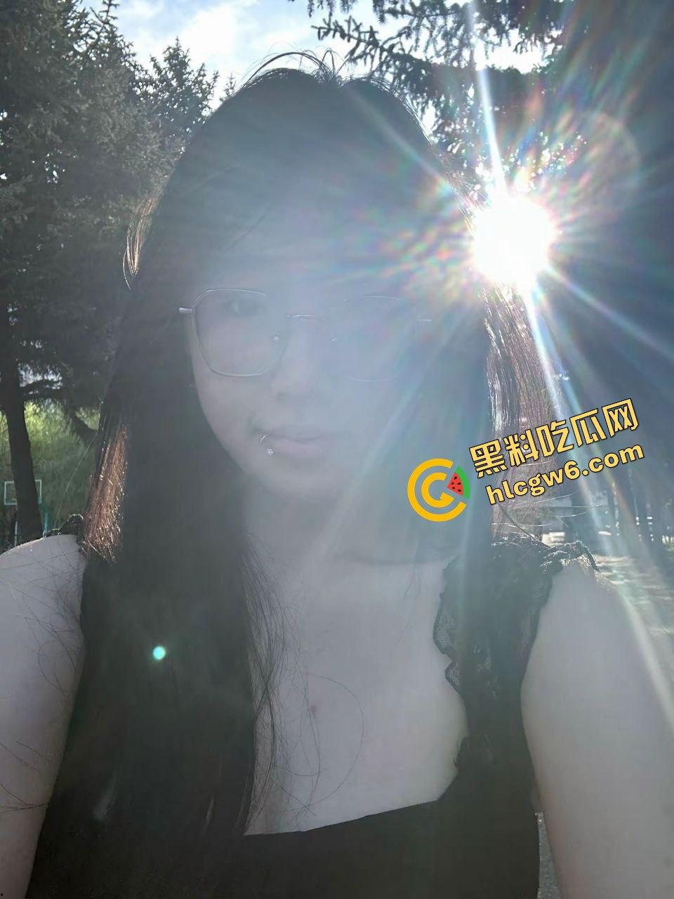 齐齐哈尔大学反差眼镜学生妹『许乐仪』约炮校外大哥 爆抠粉穴爆插粉逼娇喘!原创独家曝光!-5