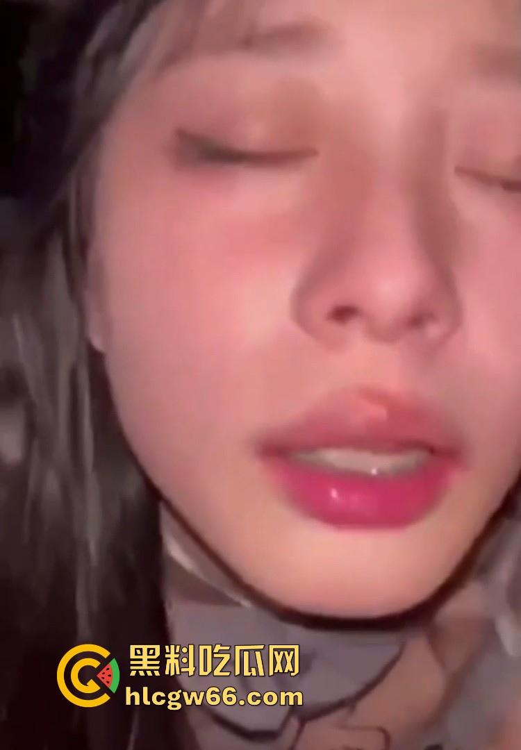 大连理工大学【周诗琦】与男友做爱私拍泄密 超清纯的小女友没想到在私下却极为淫荡！-9