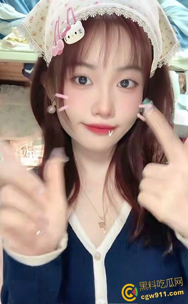 河北衡水职院【马玉婷】，为奢侈包被金主包养调教，可爱JK嫩妹害羞挡脸，露脸口交女上骑乘，后入猛操小母狗！-2