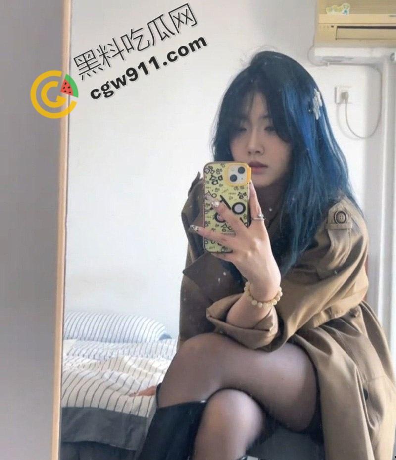 山西临汾【徐淼淼】与男友中秋夜酒店狂欢：对镜自拍巨乳翘臀迎接猛烈插入，痛快淫叫尽情享受。-1