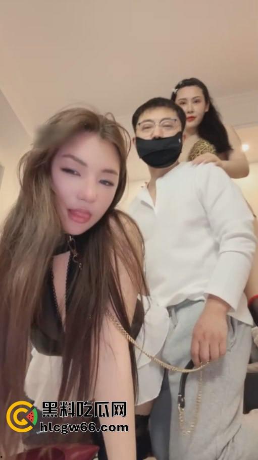 长沙秘书【小祺】当众被爆操，闺蜜牵线卖身换提成，跪舔老板鸡巴舔到吐奶，掰穴求操骚得像发情母狗！-9