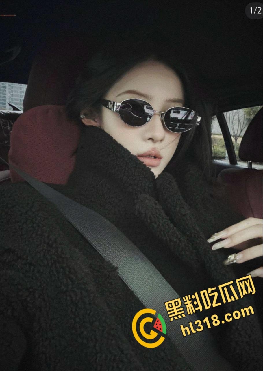 推特博主【一杆钢枪】，最新视频的女主竟是抖音网红【阿凡琦】，户外野战激情3P，声音身材完全暴露，实锤无疑 !-3