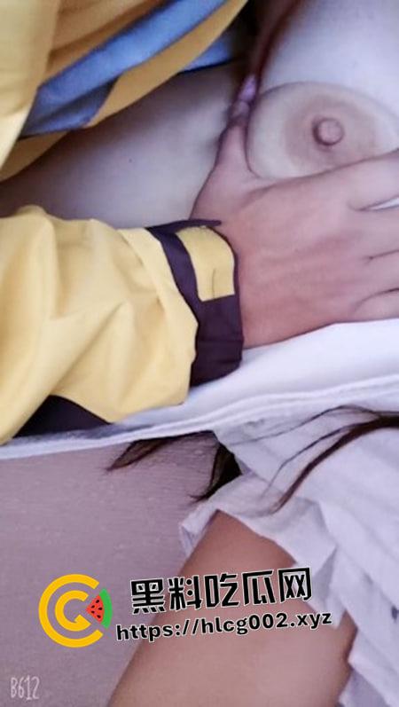 老师 求求你就给我一次吧！英语老师办公司刺激露出  野外勾引环卫工人大叔 英语老师玩的就是花-8