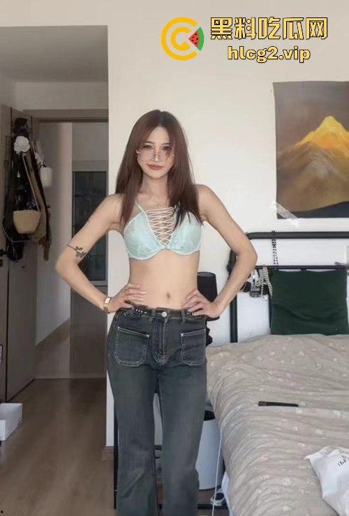 抖音网红小张不在家与金主激烈大战！女仆装黑丝诱惑，粉鲍紧致让人看得口干舌燥！-6