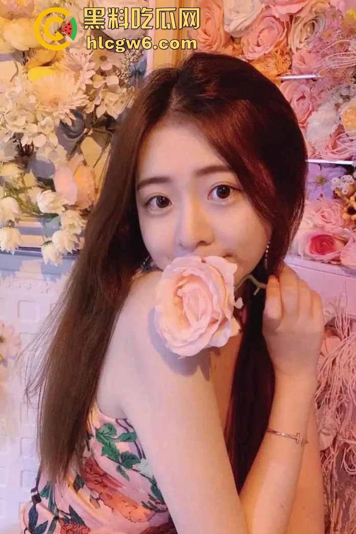 浙江杭州极品颜值巨乳【陈文曦】啪啪视频被爆出，极度渴望的眼神直呼顶不住！-9