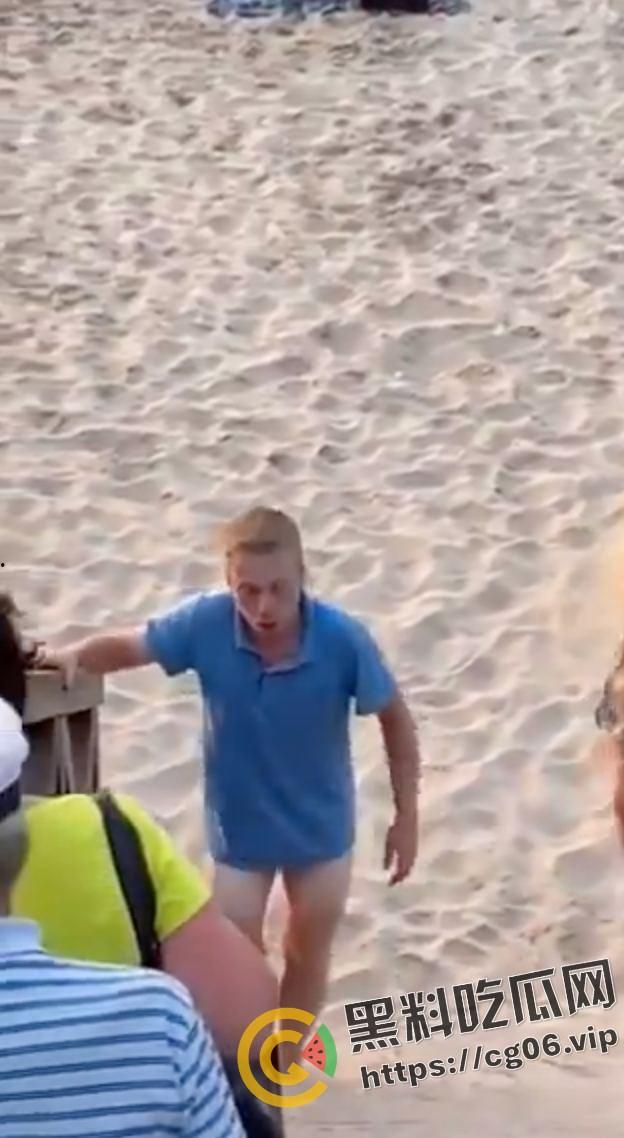 波兰情侣在海滩嗑药磕嗨了当众做爱 被围观指骂还不停 最后被人打到停止-4