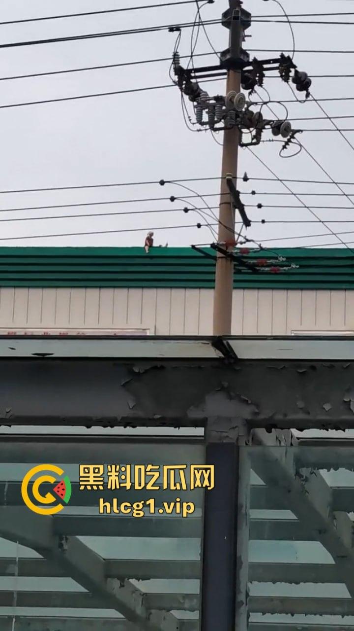 美女有什么烦恼呢！安徽亳州谯城区人民路盖盛祥 一美女想不开跳楼!-5