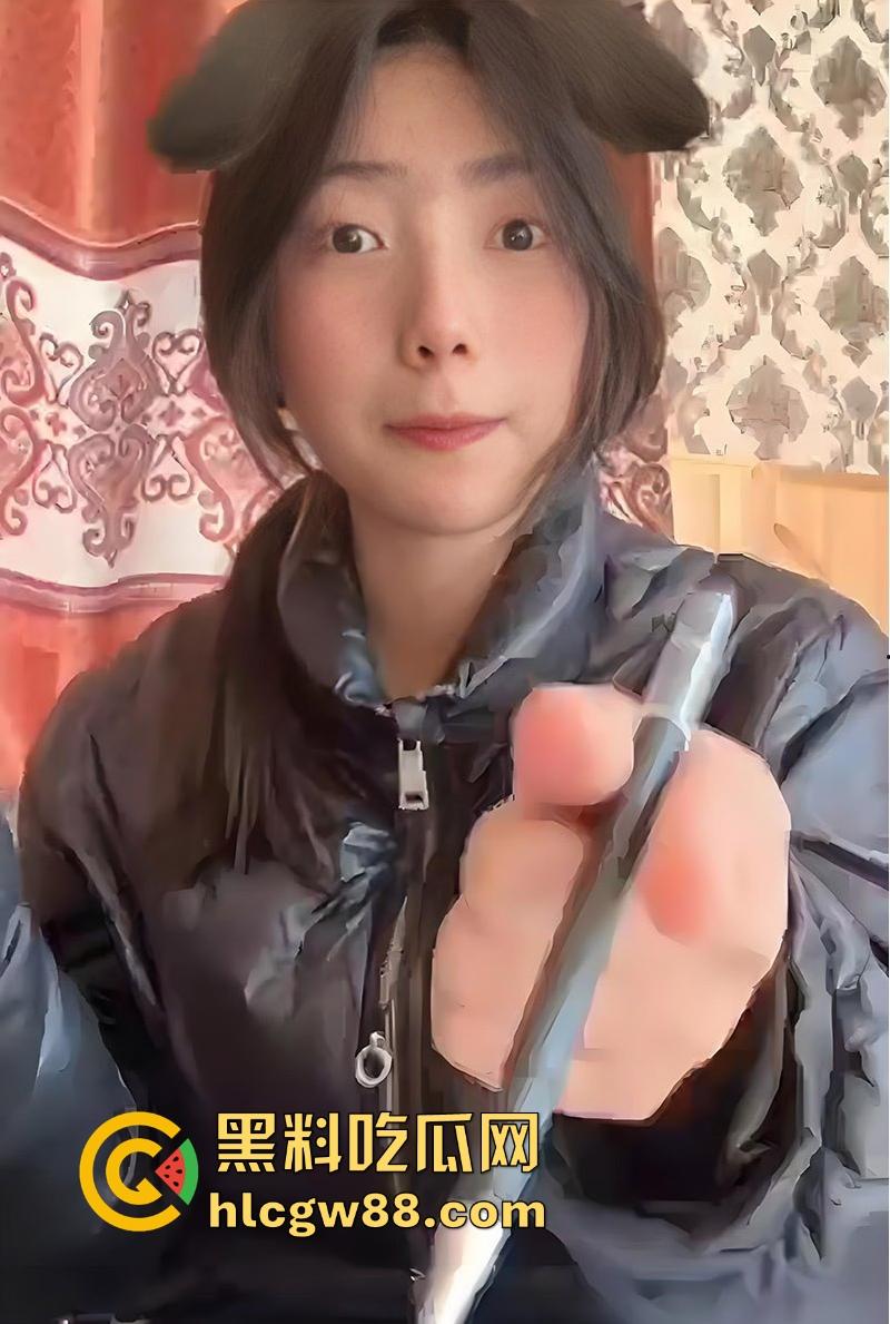 抖音撩骚西藏嫩妹【德西】发裸照勾引瓜友 有男友后遭瓜友威胁 厕所偷偷裸聊自慰！-14