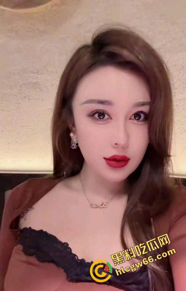 人妻人设崩塌，抖音大奶网红【大诗瑶】被爆操视频流出，露脸喊射我骚穴里，金主干到内射狂喷！-3