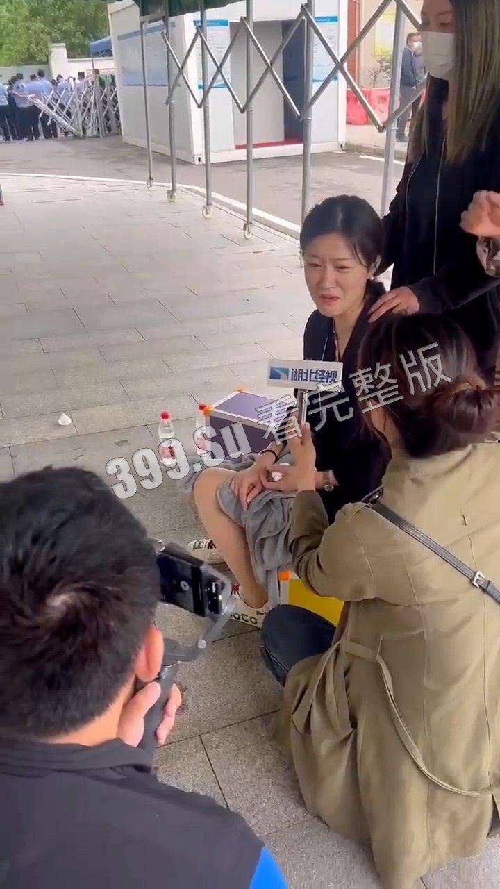 5.23 武汉汉阳弘桥小学  七岁孩子在校内遭老师开车碾压 后脑都压没了 校方拒绝提供监控 集体失声 家长集体讨说法-1