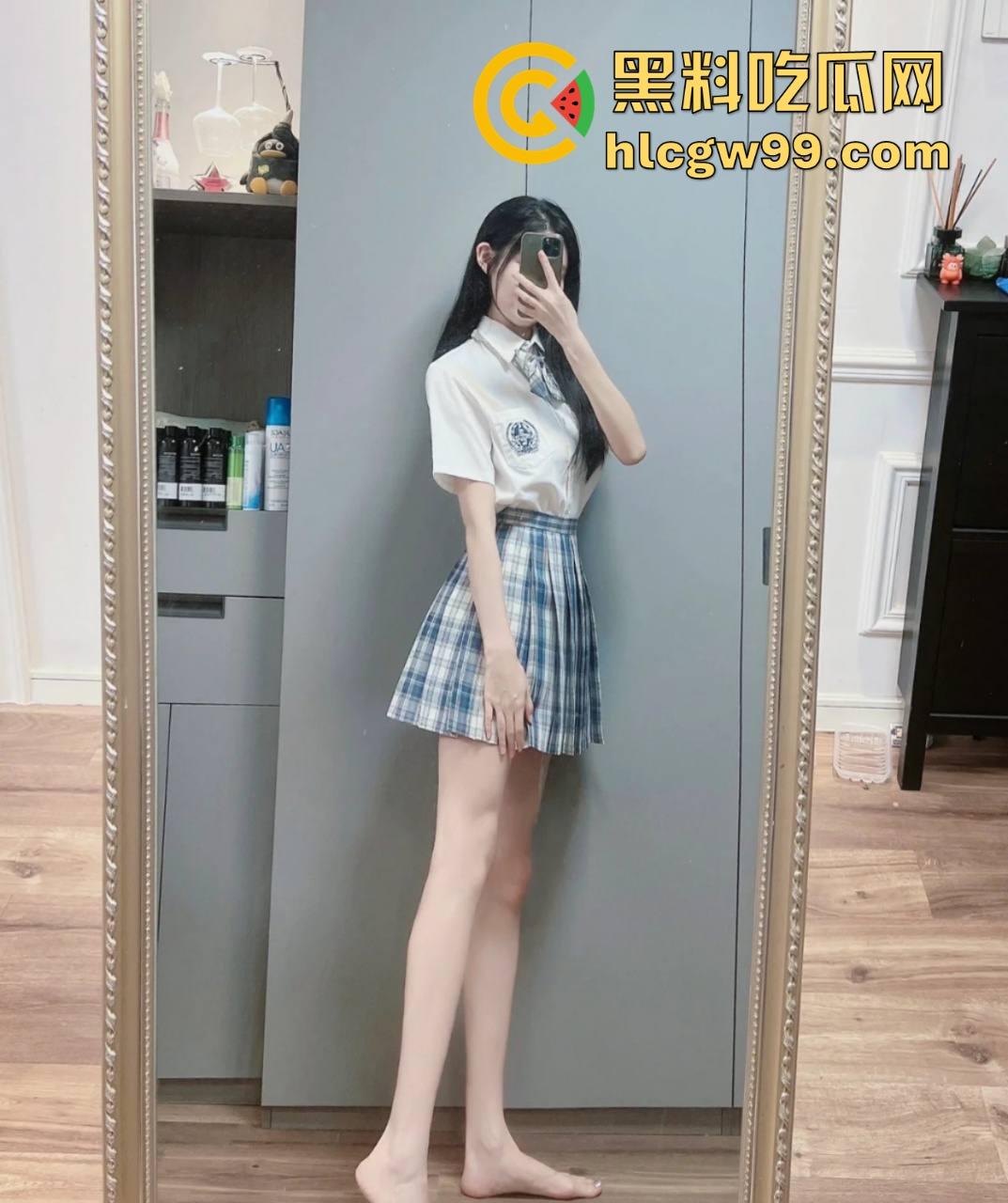 山西林业职业技术学院『林甜甜』曾经的高冷女神如今成跪地小母狗，喝尿舔脚任人践踏，扇脸羞辱都不敢喘气！-2