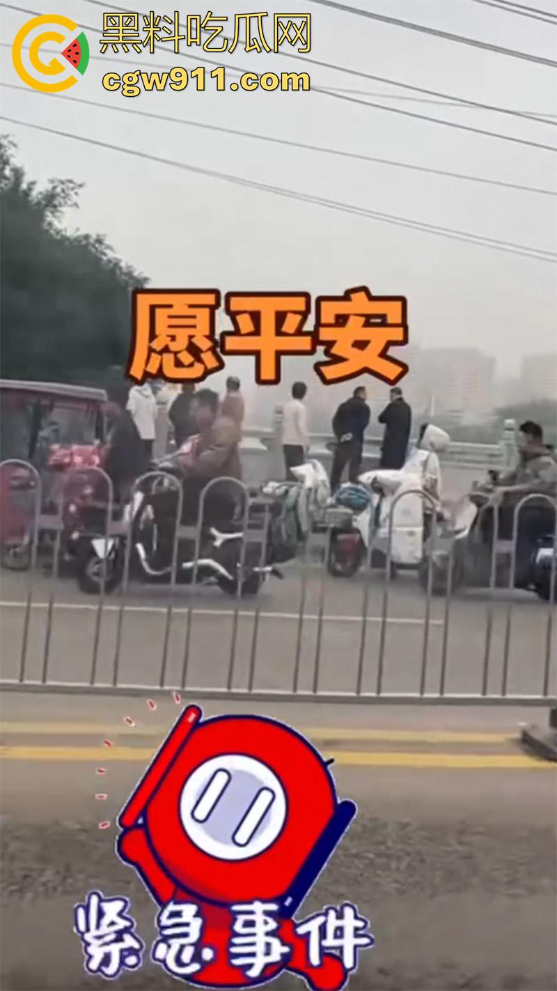 山东滕州荆河路荆河桥，附近打捞出一男子尸体，又是钓鱼佬发现的，疑似上游冲到下游，怀疑是为情自尽！-2