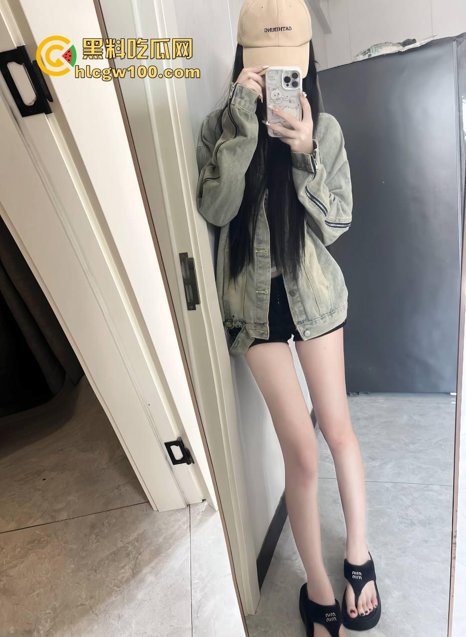 长沙大专嫩妹『罗诗琪』骚出花1万块包养活好不黏人，7分钟速推口技舔到麻，口交深喉舔到飞起大哥直接喊值！-5