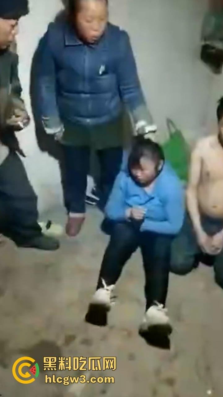 都是骚贱代言人！大型真实捉奸现场合集：铁打的小三 流水的逼 不变的女人改不了的骚-4