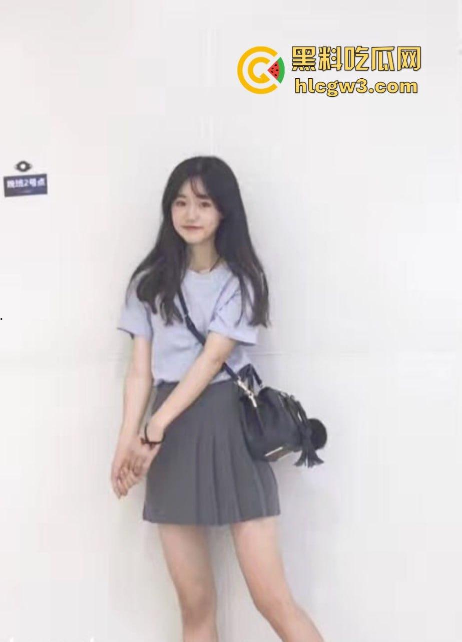 长沙理工15级卓越班【蒋鑫】黑丝情趣视频被男友曝光，骚得不一般，玩的花活让人看了上头！-2