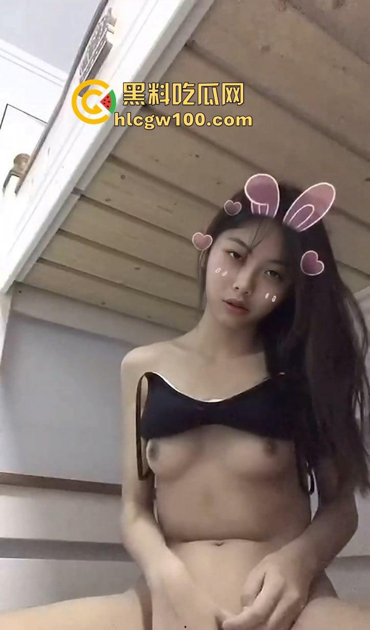 河北艺术学院大一学妹【黄乐颖】不雅视频被爆出，反差骚母狗自慰勾引金主吐金币。-11