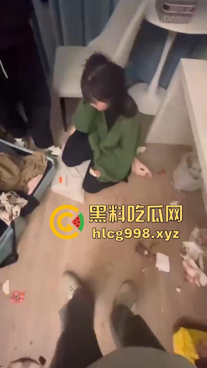 逼良为娼还打人！两个男的打不过女的竟录视频泄愤，只因不肯玩3P！-5