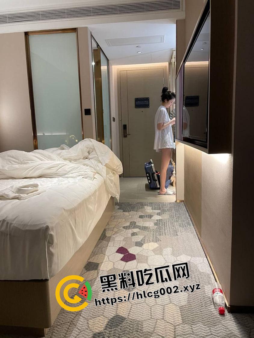 中国音乐学院【王雨辰】女大学生下海兼职遇到同班富二代 被操的不情愿又很爽 视频被流出-8