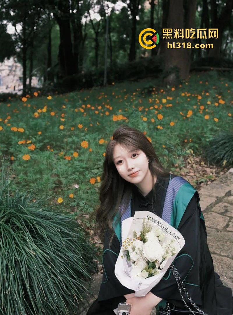 四川美术学院【苏筱】性爱视频流出，高颜值女大多种情趣内衣，大秀诱人胴体，撸点极高！-6