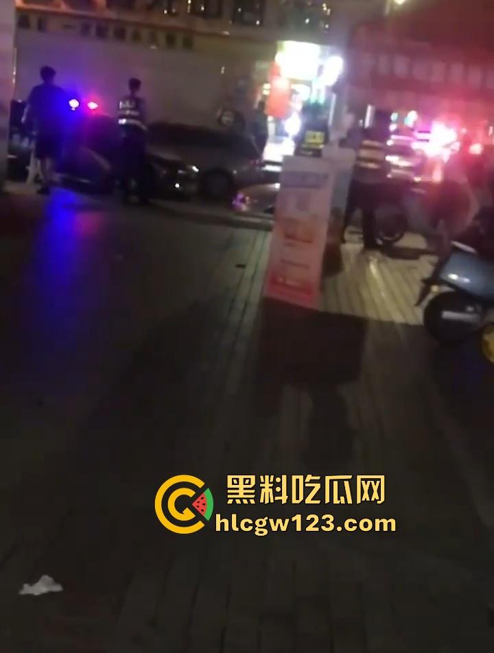 南宁大沙田516打架事件 俩老表酒后互砍 刀光剑影满身鲜血 全网疯求的现场视频曝光！-2