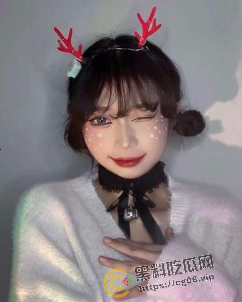 广东科技大学大一新生  粉头发的妹妹 追着体育生学长求草 主动要求录像 颜值风骚一顶一的棒-4