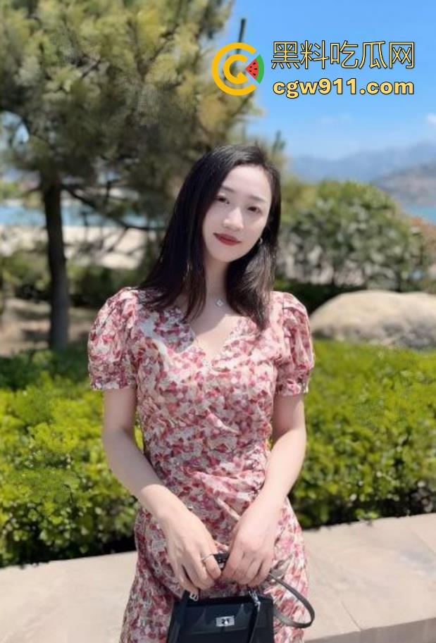 嫂子洗完澡后排卵发情，疯狂求操浓精内射，全程浪叫骚话超多，没多久就缴械了！-1