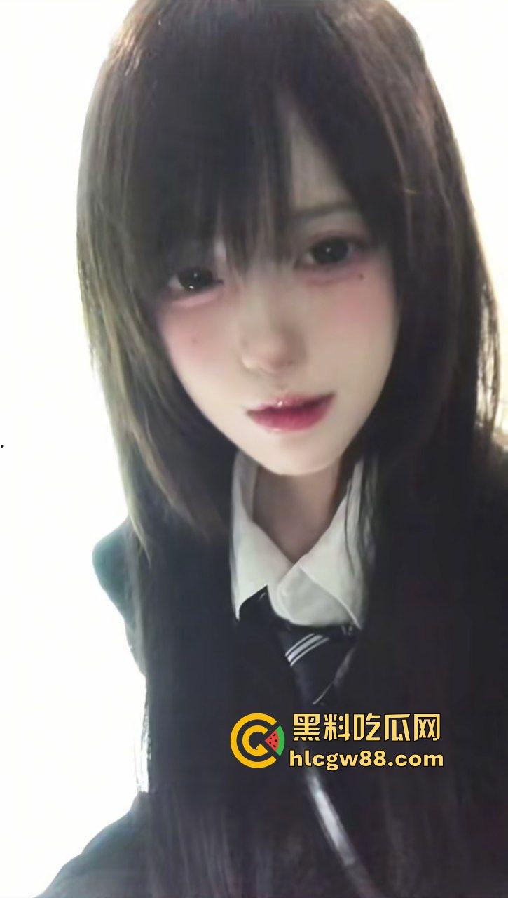 帅哥社交软件网聊反差大学妹【陈珂】加V线下约炮淫荡吃鸡巴，享受肉体碰撞后入猛操！-4