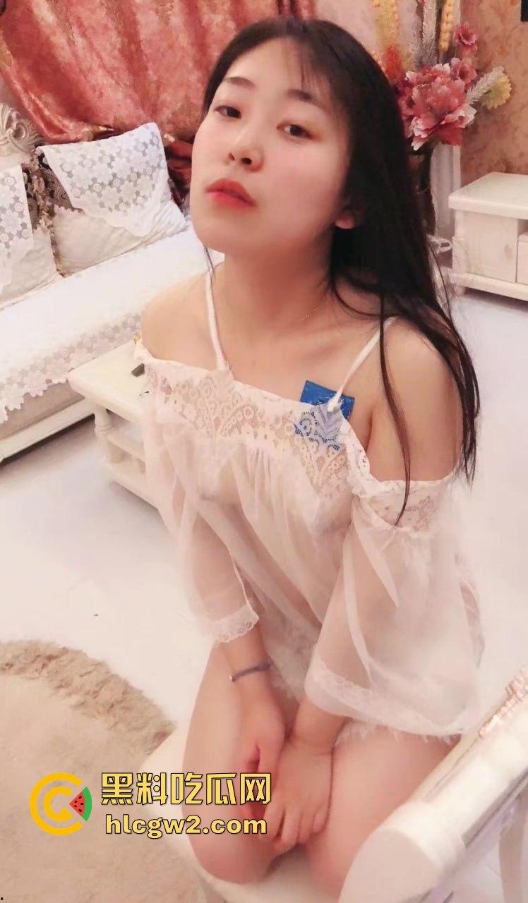 已婚反差小少妇与老公私密日常曝光！口活好得离谱，玩得不小心泚得满脸都是！-8