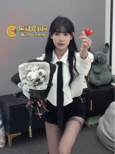 抖音60w粉丝网红『牛b』小三上位大翻车！八块腹肌男友性爱视频流出，恋爱脑遭遇渣男终成笑柄！-20