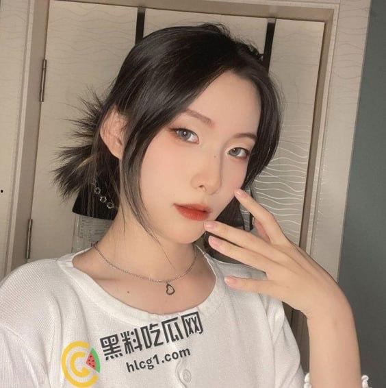 吉林长白山职业技术学院极品母狗 汪修颖 抖音风换装裸舞 玩具自慰 大量无水印生活照私拍大尺度照片视频泄密曝光-6