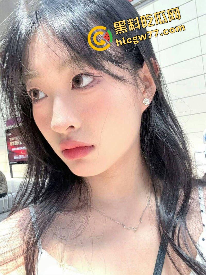 舔狗追了俩学期，她男友早就用手机拍完炮片，无锡职院校花【方诗蕊】的清纯滤镜碎成渣！-6