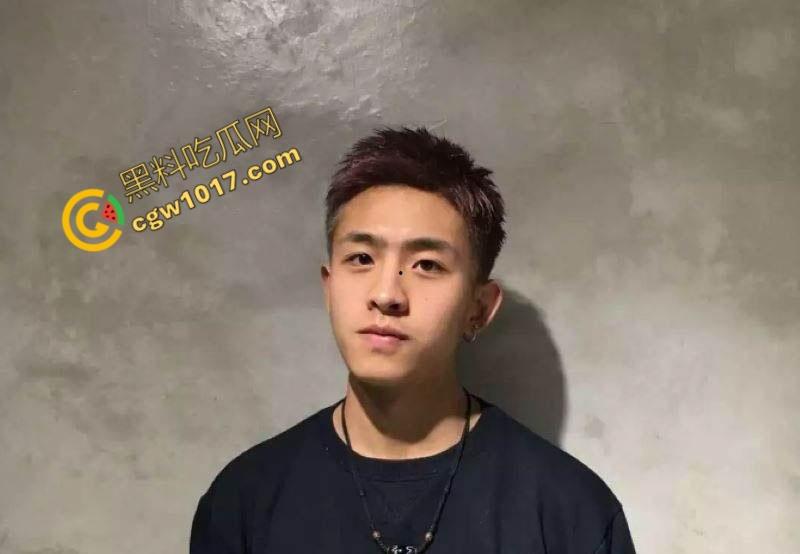 顶流男歌手【焦迈奇】密室调教视频震惊娱乐圈，腹肌男神被资本大佬如狗般玩弄，表情从抗拒到享受，炸裂网络！-7