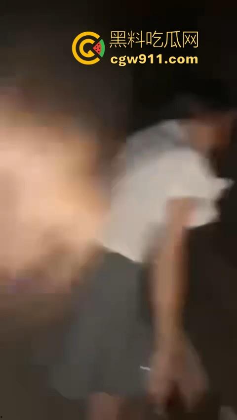 清纯的脸庞下竟然藏着恶毒的心，不知道的还以为是亲密姐妹谈话，没想到是霸凌者的炫耀！-9