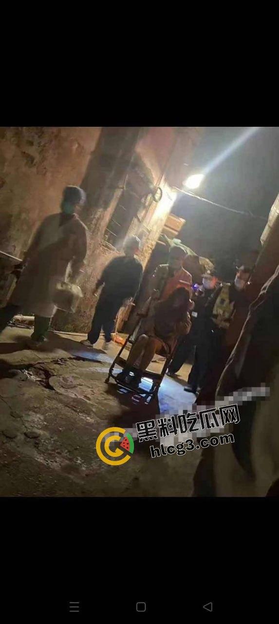 快餐妹子门前大排长龙，壮汉接连上阵，身体吃不消拨打120急救！惊动全城的快餐风波！-4