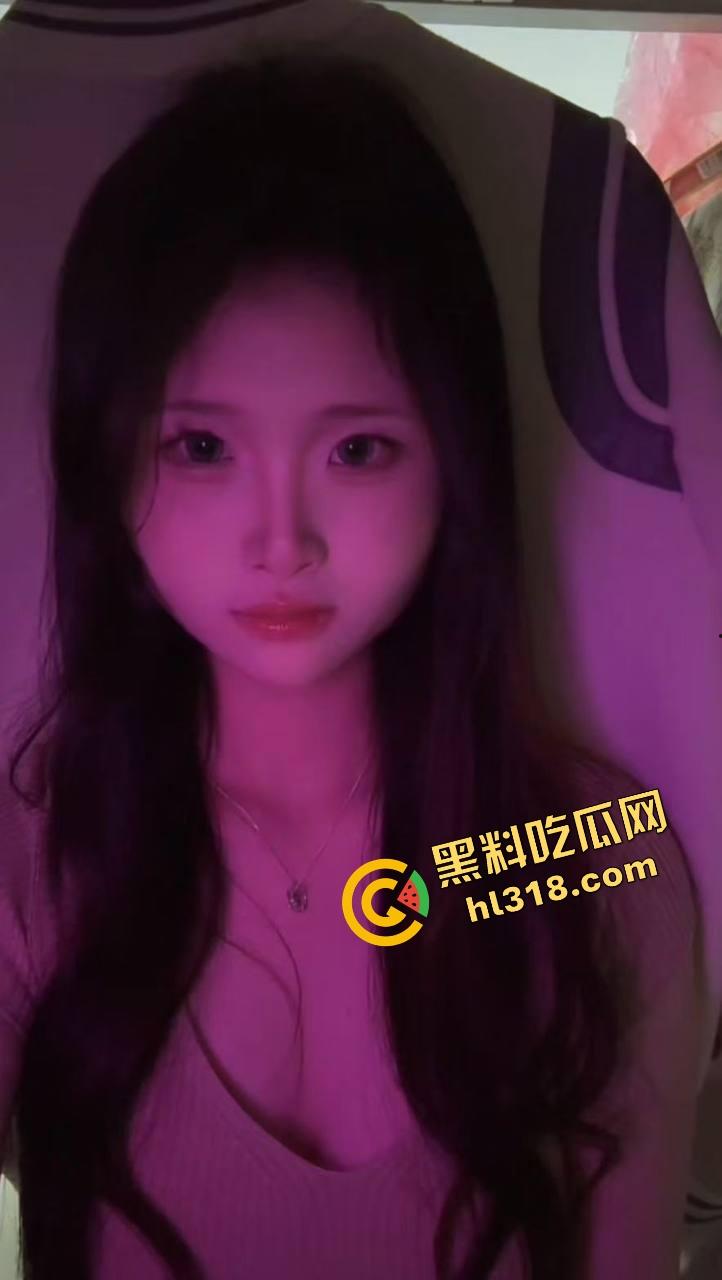 注意音量，史上最吓人的叫床声，是尖叫鸡大战震动棒，女的边操边鬼吼，男的以为打通任督二脉！-3