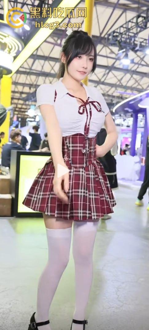 巨乳网红『糖果果candy』下海真相引发轰动：抖音48w粉丝，丝袜大长腿曾是网红金广发的神秘女搭！-6