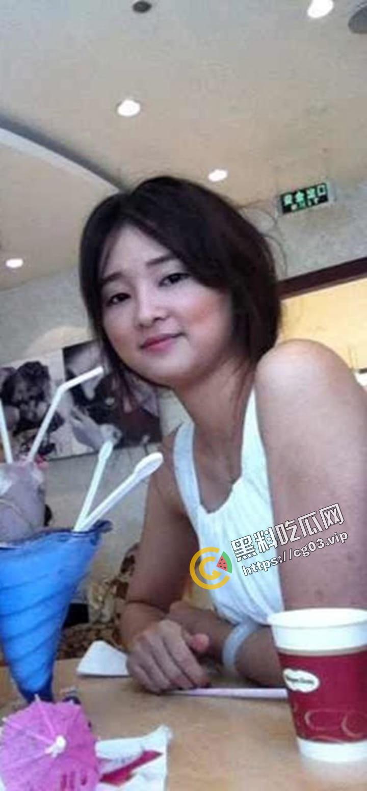 曝光！山西某电影院人事【李雪梅】婚内出轨男小三  还去聊骚男小四  情夫怒将其海量生活照 及裸照自慰视频流出-6