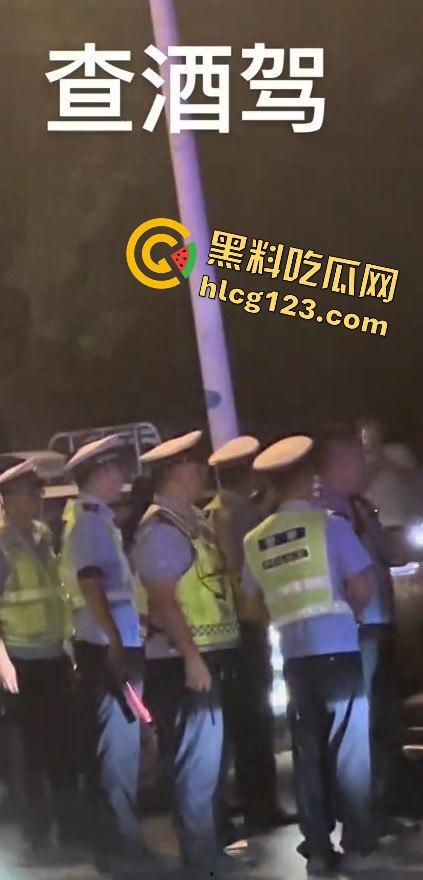 临沂郯城惊现硬核酒驾！司机拒不配合，交警无奈砸玻璃强制处理-3