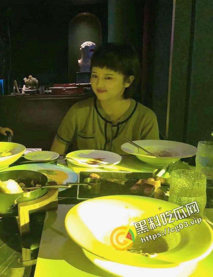 曝光！山西某电影院人事【李雪梅】婚内出轨男小三  还去聊骚男小四  情夫怒将其海量生活照 及裸照自慰视频流出-11