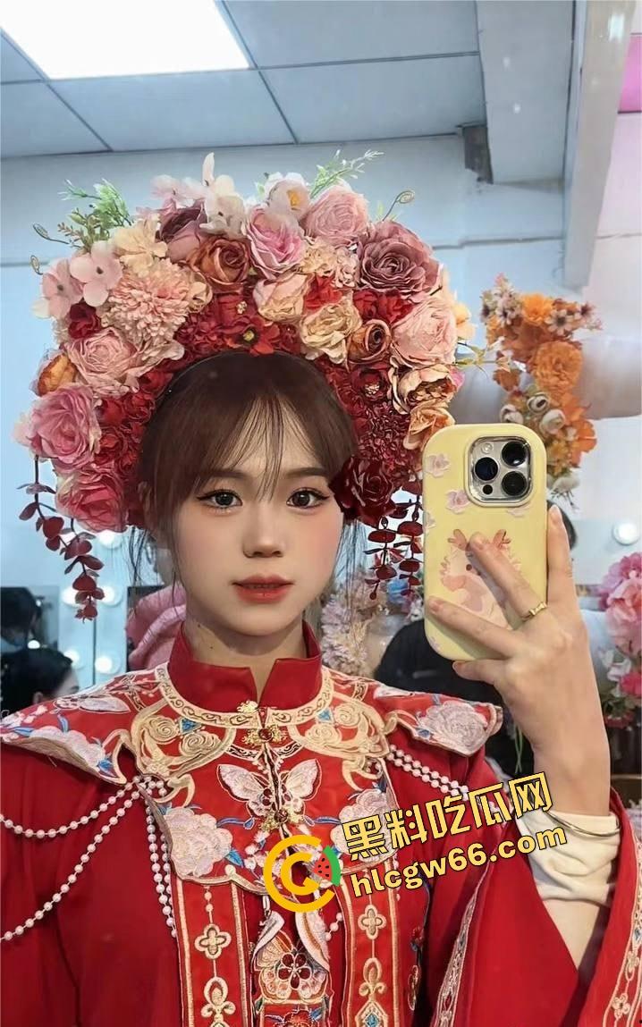 四川通江白虎骚婊『肖秋柔』电竞酒店猛操现场曝光，后入狂干一小时，小穴水多活儿贼骚！-3