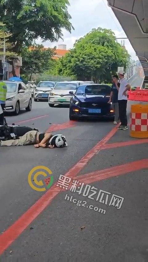 广州野马司机疯狂撞击骑电动车超正小姐姐，现场目击者震惊：简直不可思议！-10