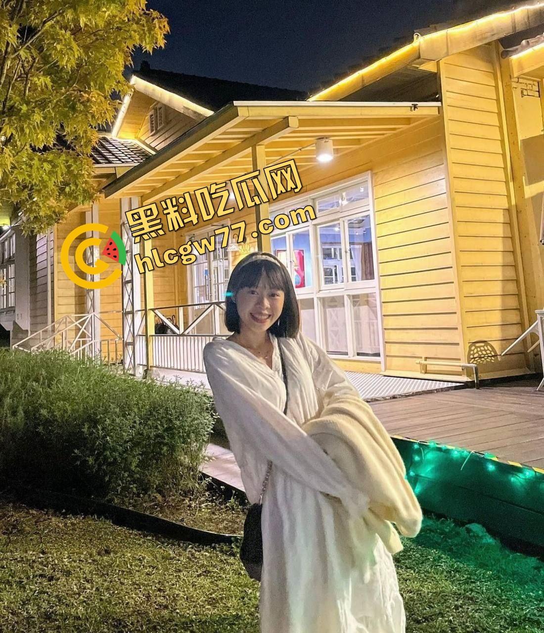 马鞍山JK眼镜妹【李蕊】平时装清纯，自己坐着骑屌骑到喷水，奶子乱颤淫相毕露，简直天生的母狗！-1