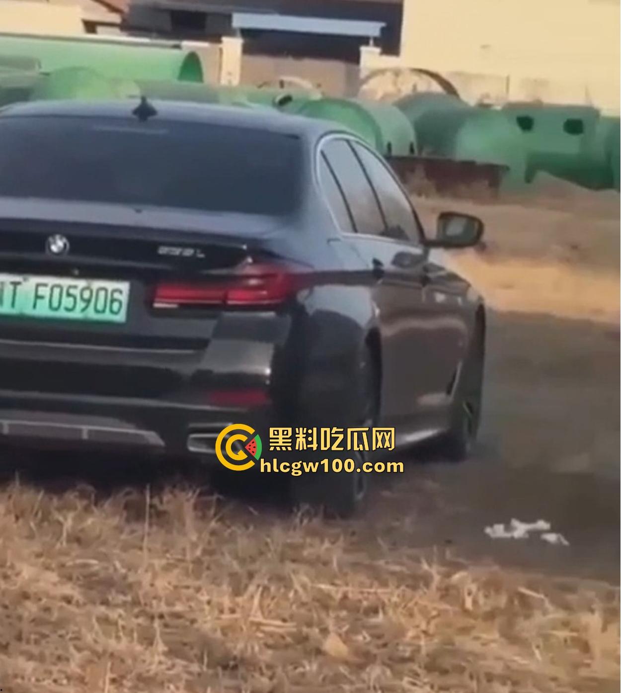 2025新年第一车震，河北【冀TF05906】车主田野激战，小蜜骑电动车赴约挨操，村口卫生纸撒一地！-11