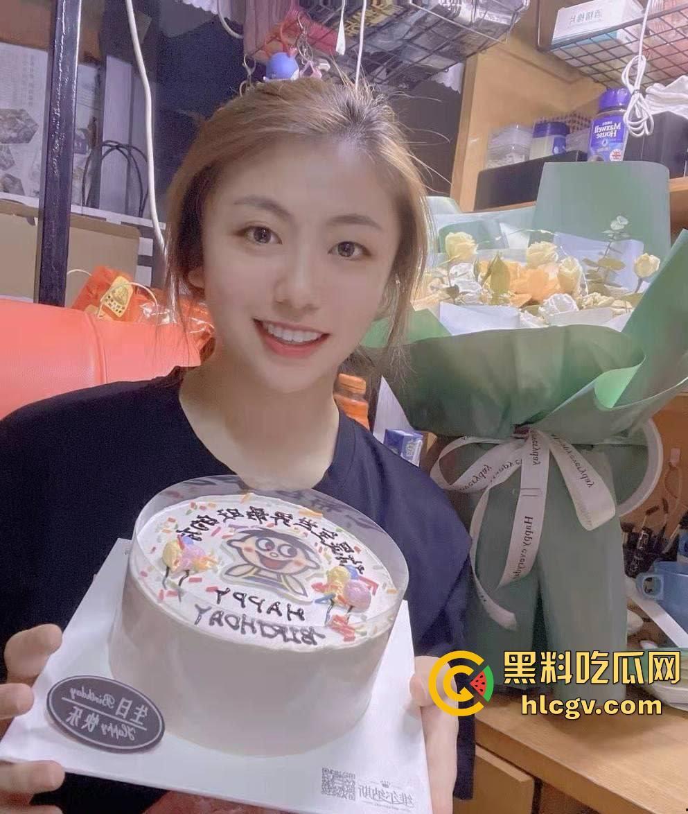 天津美女公务员【宋宜宁】吃鸡口爆私密视频外泄！闺蜜背后捅刀，拍下她和男友的激情时刻！-2