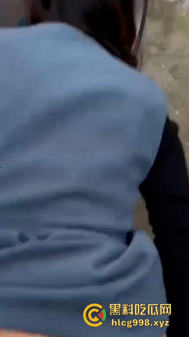 山东华明庆典【刘红娟】与主任陈平在单位门口车震视频被曝 车都要震散架了-2