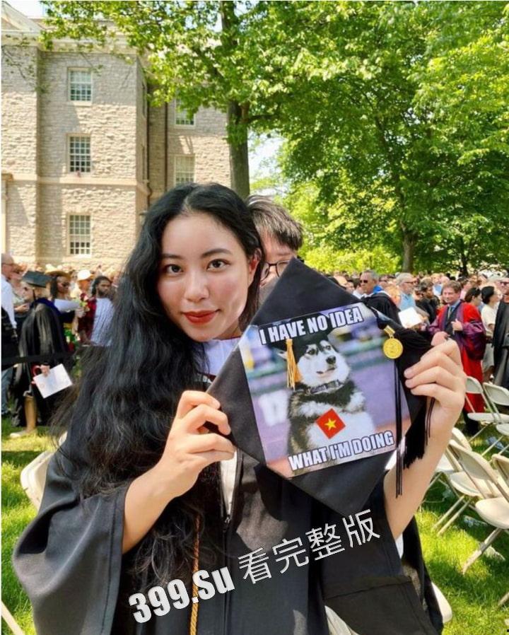 黑鬼约炮大神  OF黄播 #thecOsmOnaut 晒图拿下韩国21岁金融系留学生 一步到胃 顶的巨乳媚黑婊青筋暴起失去理智-1