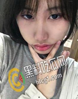 06年巨乳留学生私房照片流出，国外留学的反差婊小妹性欲旺盛平时没事爱拍点自慰视频给男友看，惨遭男友泄密-2