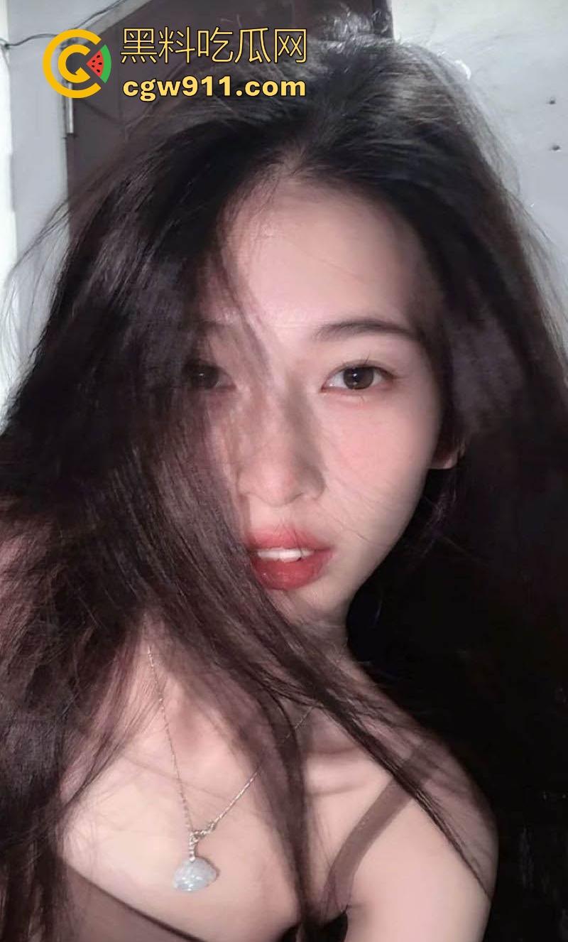 东北大学极品学妹【魏雪莹】被学长诱惑开房，性感身材露脸反差骑乘，淫乱画面视觉冲击拉满！-5